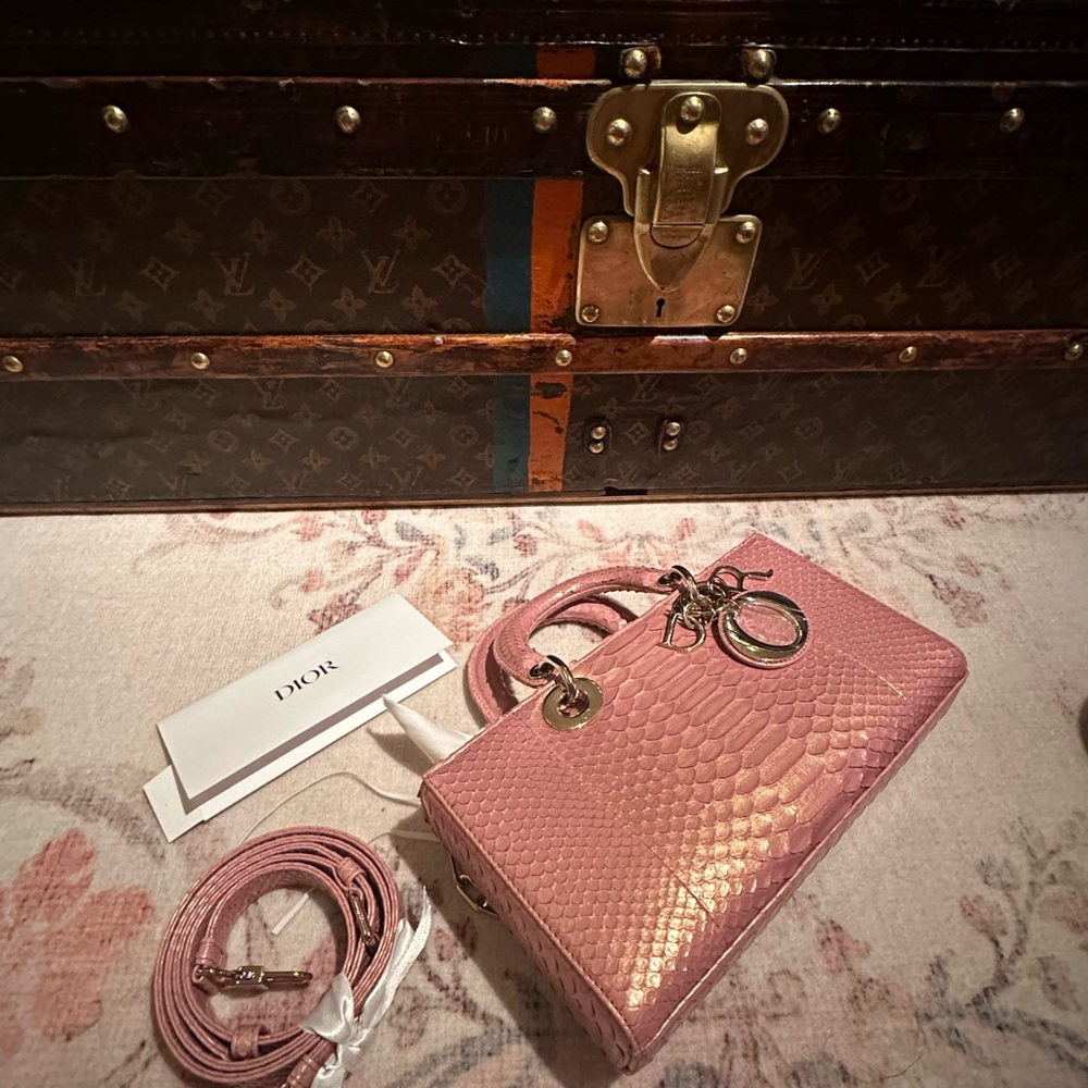 Christian Dior - Picture 5 of 5